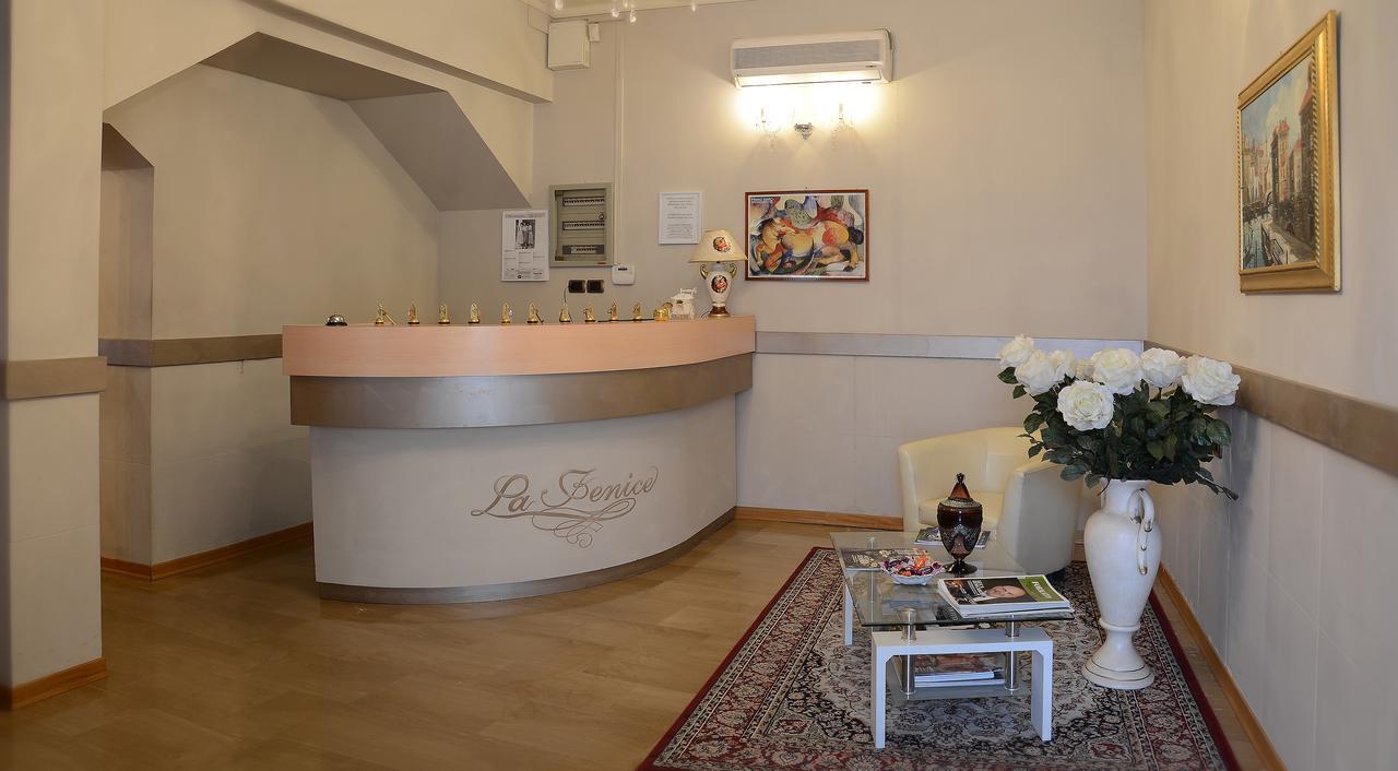 Hotel La Fenice Кьяри Экстерьер фото